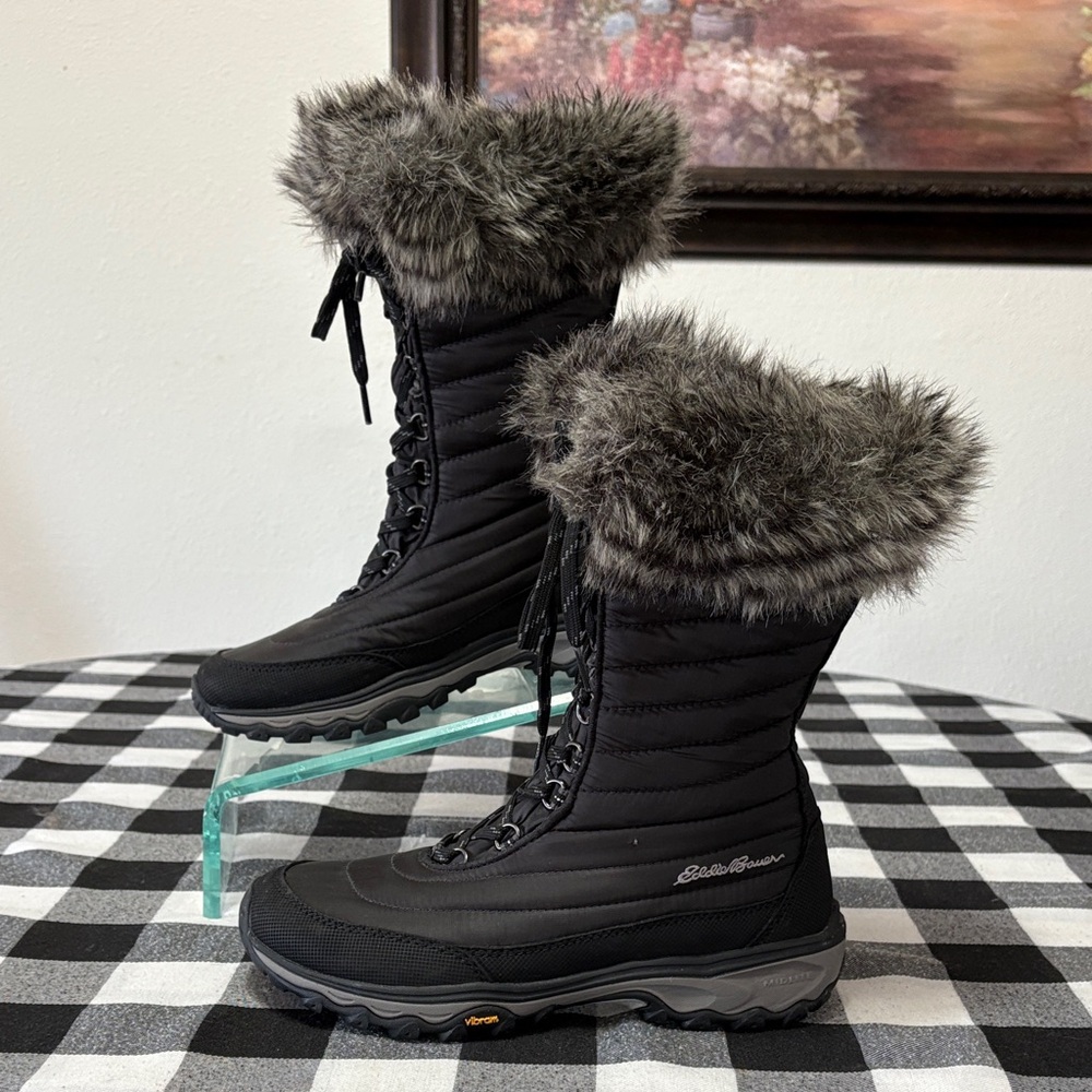 Eddie Bauer Quilted Faux Fur Lace Up Boots Thermafill 200 Gram Insulation Fleece
